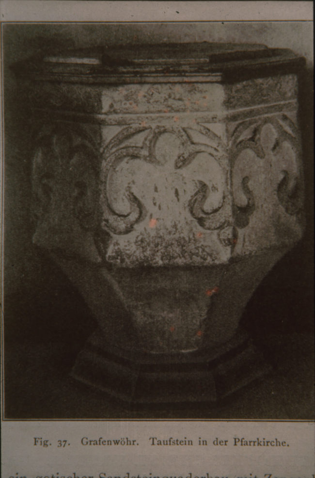 Alte Pfarrkirche Taufstein