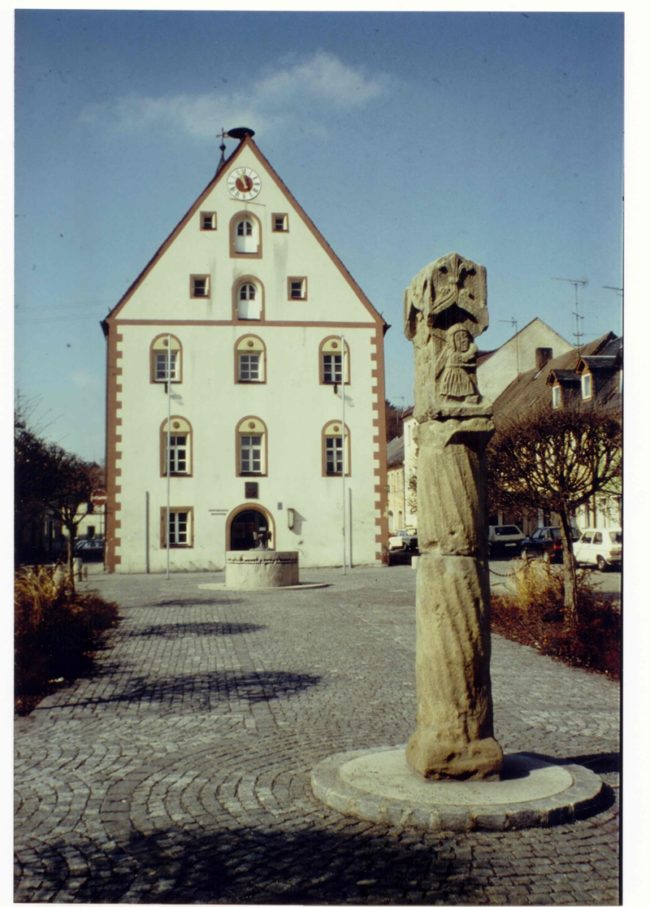 Rathaus_Grafenwhr_um_1980